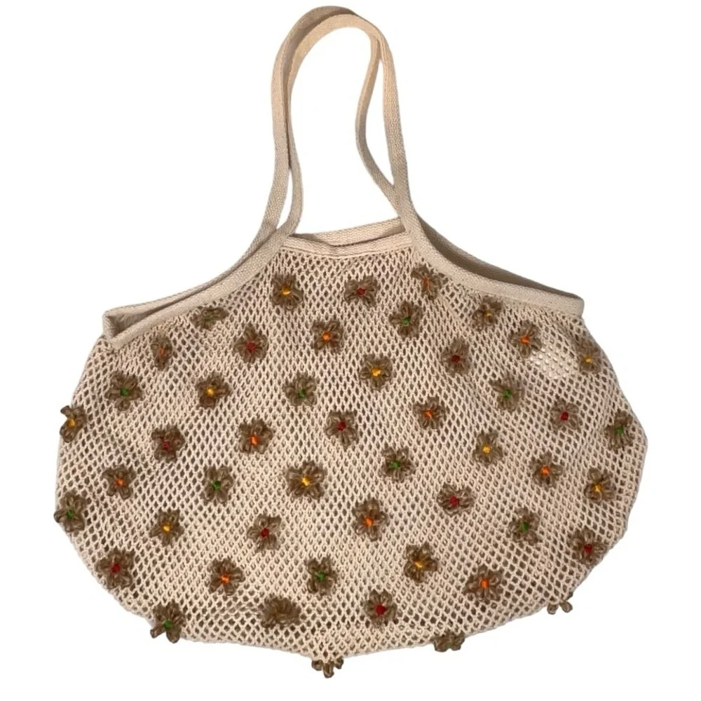 Urban outfitters- Knit bag with flowers never used - Picture 2 of 10